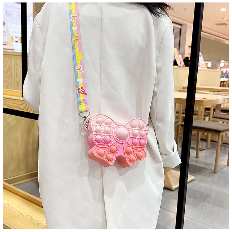 Women's Silica Gel Gradient Color Bow Knot Cute Square Zipper Crossbody Bag display picture 2