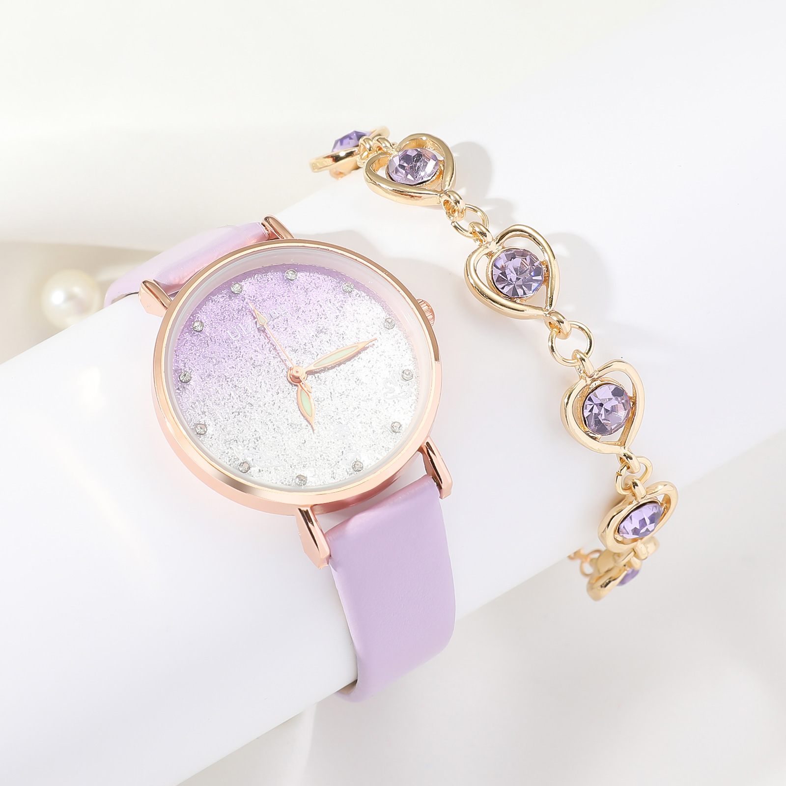 Emerald Inlaid Diamond Watch 5