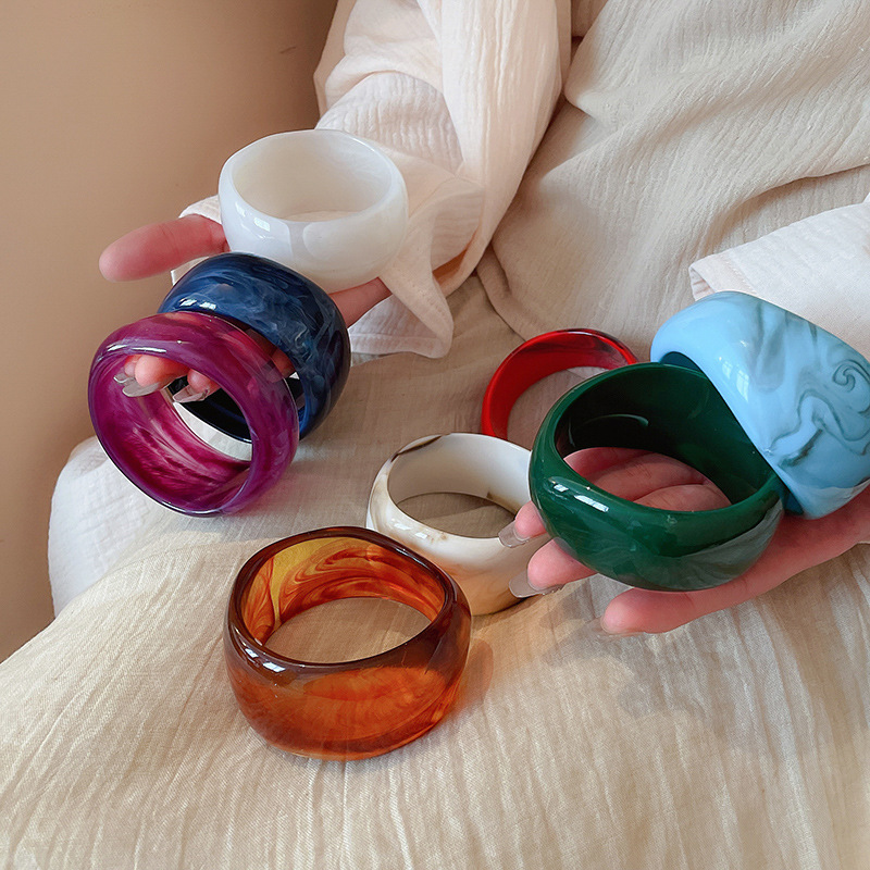 Pulsera de superficie ancha ondulada irregular europea y americana, pulsera de viaje simple y de moda de todo fósforo, joyería de sentido avanzado de nicho