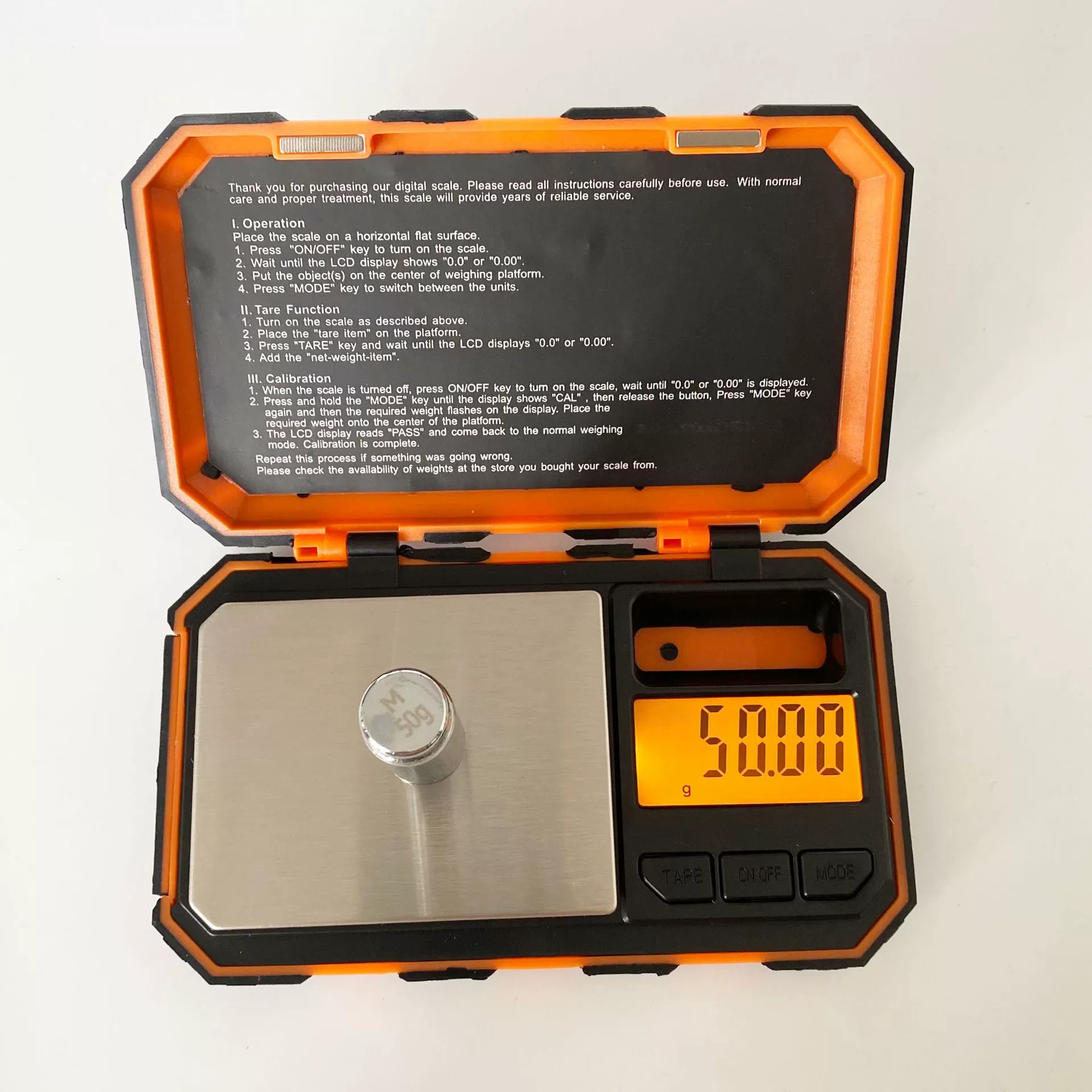 Производитель специализируется на оранжевых инструментальных коробках для ювелирных весов