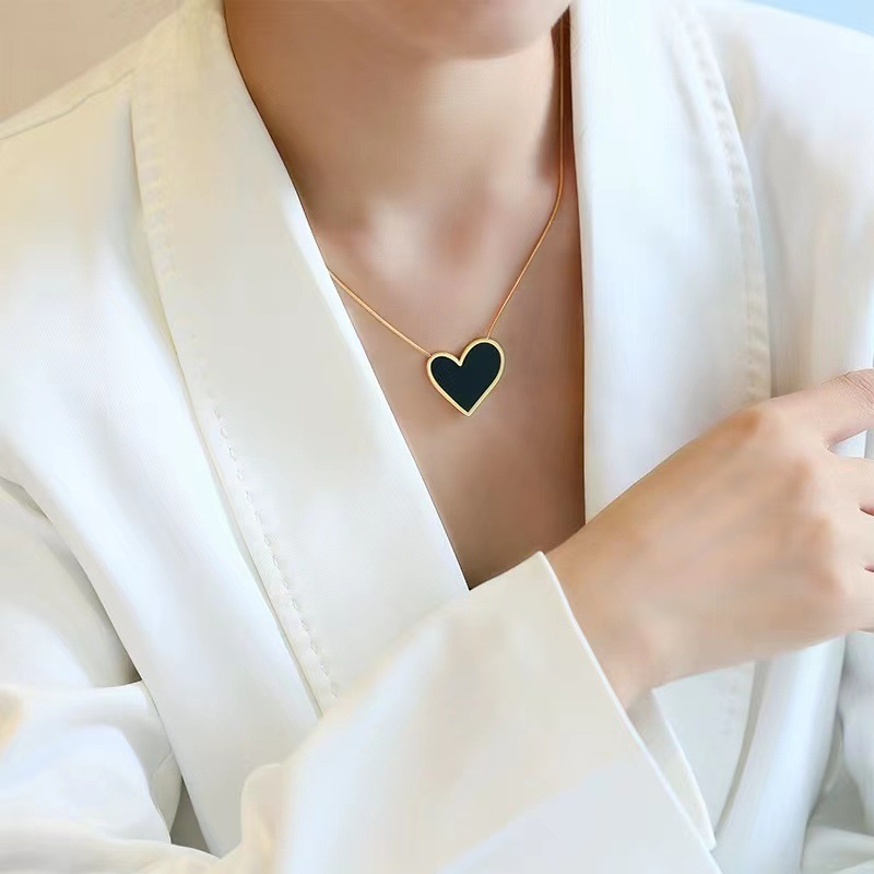 20g Weight Pendant Necklace Classification 1 Piece Quantity Elegant Lady Heart Shape Titanium Steel Plating Pendant Necklace