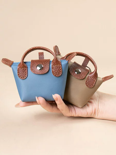 2025 Spring and Summer Niche Design Mini Nylon Dumpling Bag Fashionable Casual Style Lightweight Compact Lipstick Storage Bag for Women