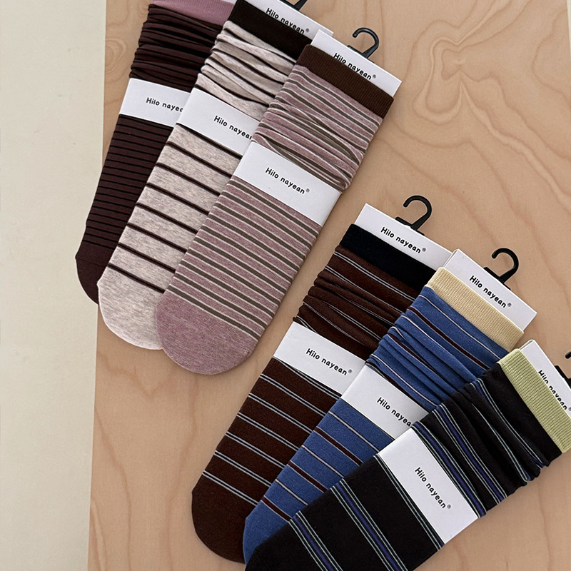 NAYEAN New Autumn/Winter Vintage Striped Socks Casual Breathable Seamless Women's Mid-Calf Socks NAYEAN New Autumn/Winter Vintage Striped Socks Casual Breathable Seamless Women's Mid-Calf Socks