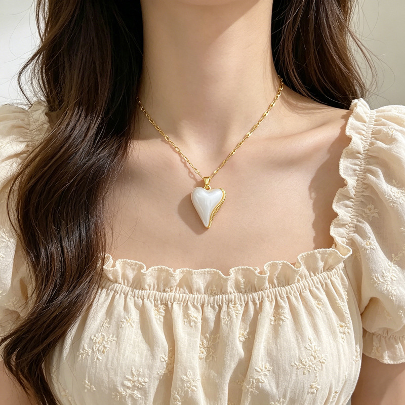 Collana elegante a cuore con perla e diamanti in acciaio_voghion.com