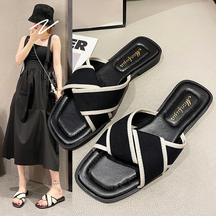Summer new Korean version black and white flip-flops flat bottom soft bottom beach sandals sandals and slippers_voghion.com