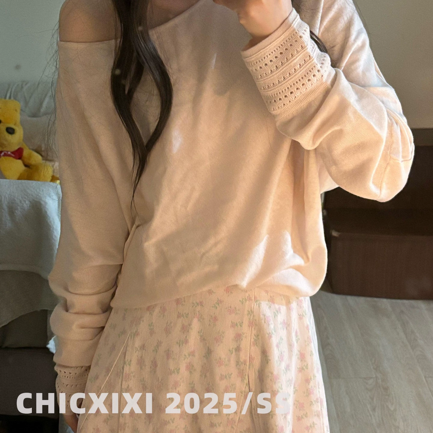 CHICXIXI 25SS "Курлящий ушастый кролик" розовый одноплечий свитер для ранней осени, мягкий и белый топ
