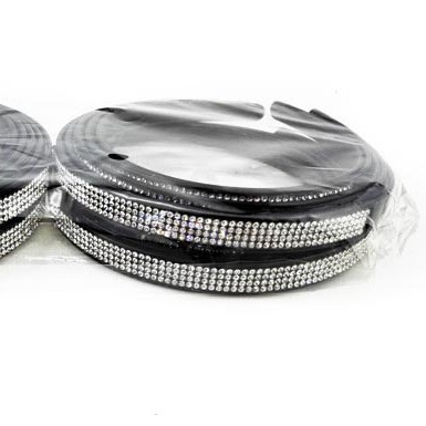 A2526 cuatro filas de diamante blanco moda negro cabeza hebilla Yiwu 2 yuanes tienda tocado accesorios para el cabello diadema banda de pelo distribución