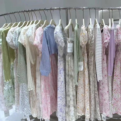 十三行婦人服夏の新作甘い花柄ワンピース女性用夏高級感浅色系ガールズワンピース卸売
