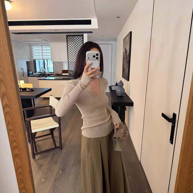 Exquisite Slim Fit Sweater Long Sleeve Knitted Sweater Feminine V Neck Knitted Bottoming Shirt Top Autumn and Winter
