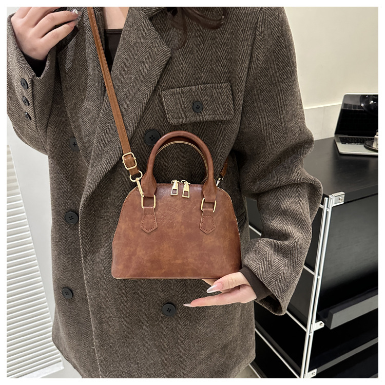 Populaire et minimaliste 2024 loisirs d'hiver nouveau sac à bandoulière à bandoulière unique à texture à la mode et de style occidental pour femmes_voghion.com
