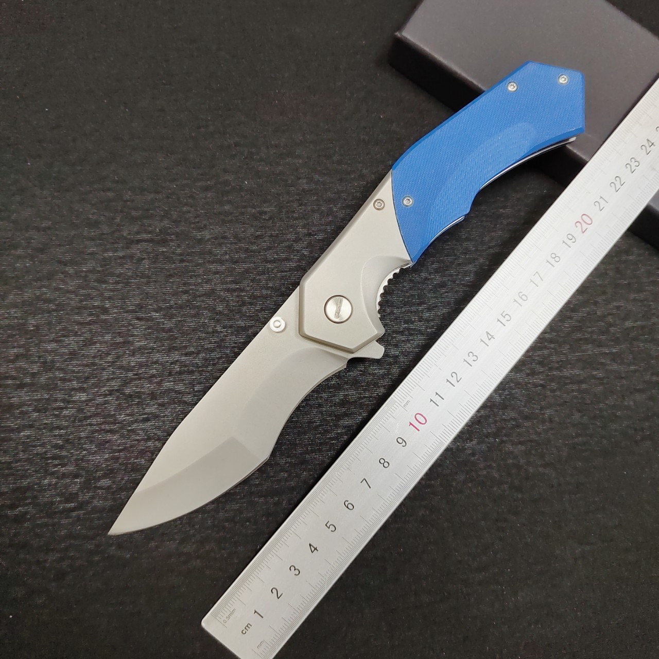 厂家供应外贸定制A高硬度不锈钢刀户外刀G10柄钢头折叠刀新款折刀