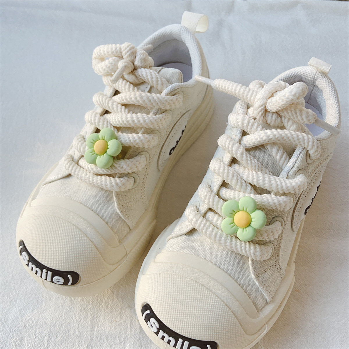 Comfort Function Flower Pattern All Seasons Season Flower Shoe Accessories Plastic Comfort Slippers All Seasons Shoe Buckle