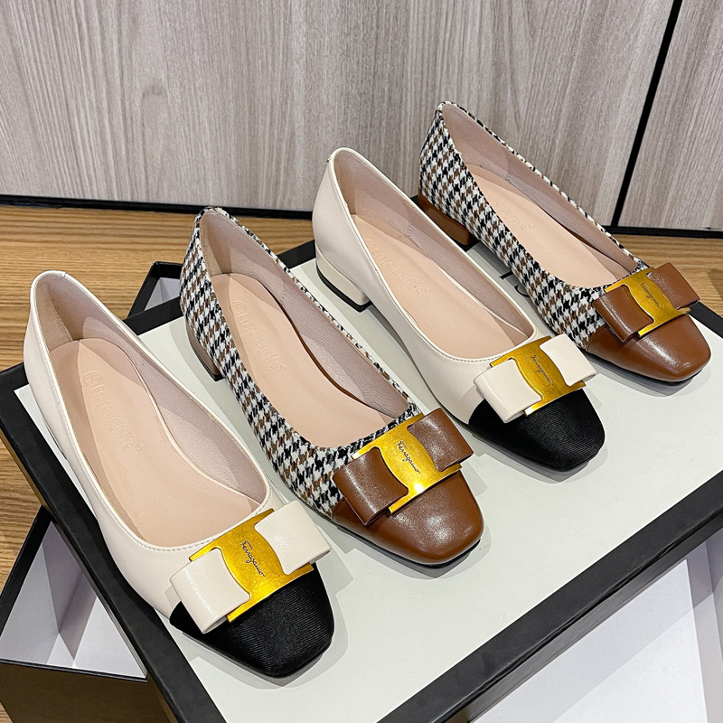 2022 principios de primavera nuevos zapatos de arco de mujer zapatos de tacón grueso de mujer zapatos de trabajo de tacón bajo de color claro 738