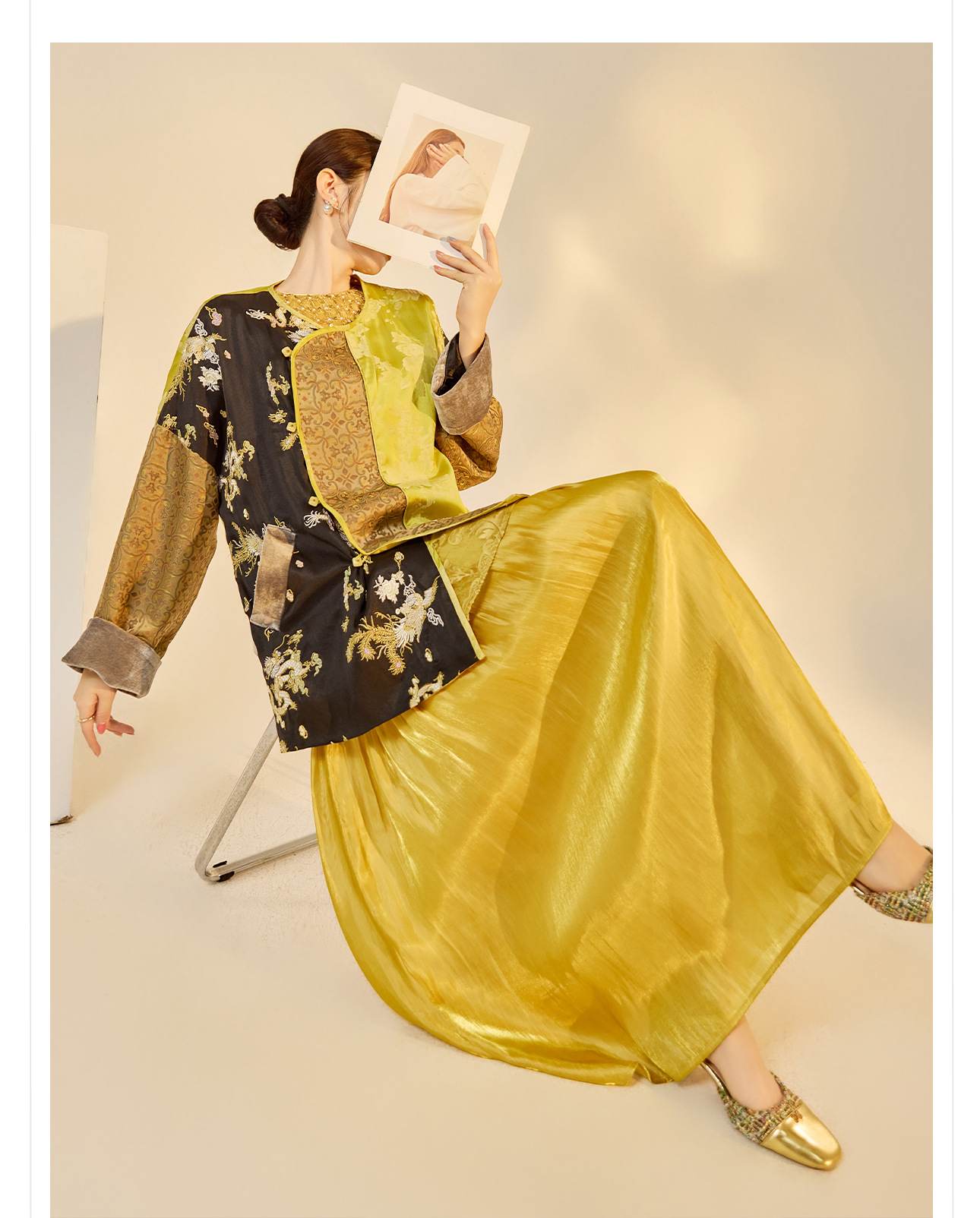Đầm maxi nữ phong cách Trung Hoa mới, tay không, đính cườm lụa, dáng thắt eo N6041 — màu vàng, xanh lá cây chi tiết 35