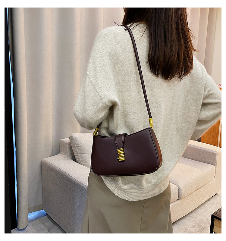 Korean Retro Bag New Messenger Bag Shoulder Underarm Bag Urban Simple Small Square Bag Mobile Phone Bag display picture 6