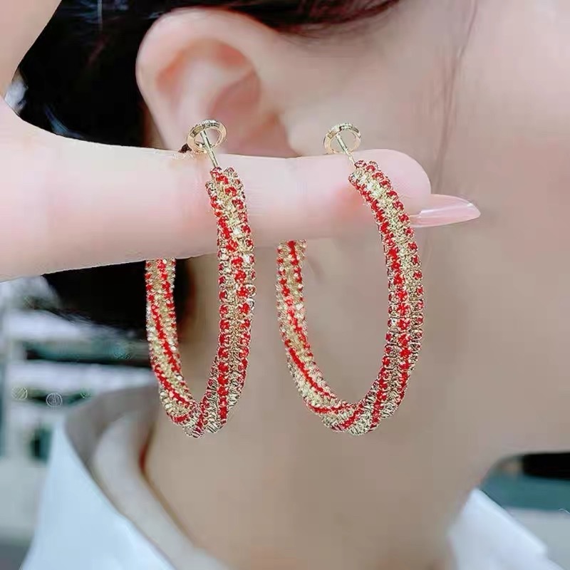 High-End Hoop Black and Red Full Diamond Gold Hoop Earrings for Women Retro Fashion Spiral Light Luxury Atmospheric Ear Jewelry