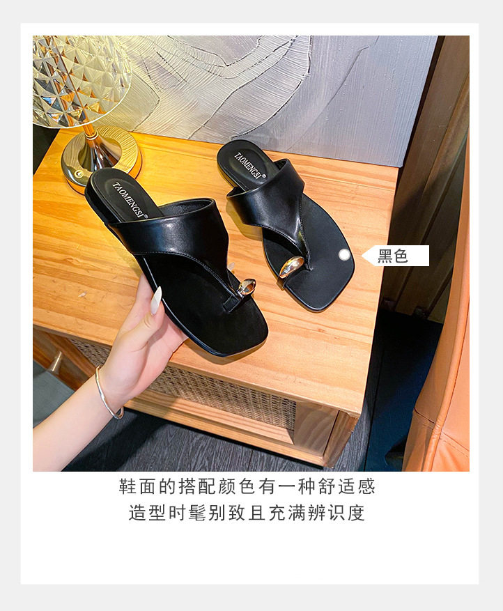 Dép xỏ ngón nữ đế bằng mũi vuông khóa kim loại nhỏ, quai ngang, đi ngoài trời — màu vàng, đen chi tiết 8