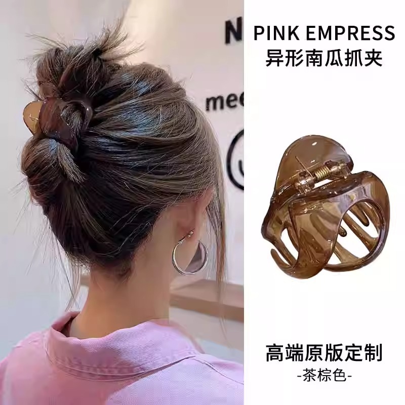 High-end pin de cabello 2025 nuevo de alta gama detrás del cerebro pin de pescado pin de cabello curry extra-forma calabaza pin de agarre para mujeres