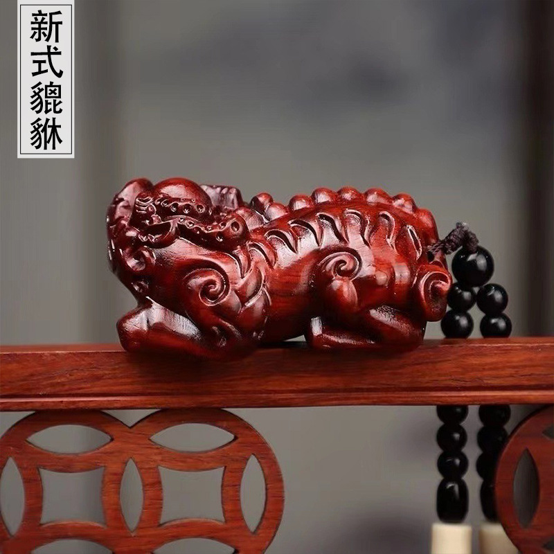 紫檀は壺を文で彫刻します。|undefined