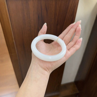 suet white jade 60 circles mouth whiteness is very good oil moist ice transparent very gentle color water head