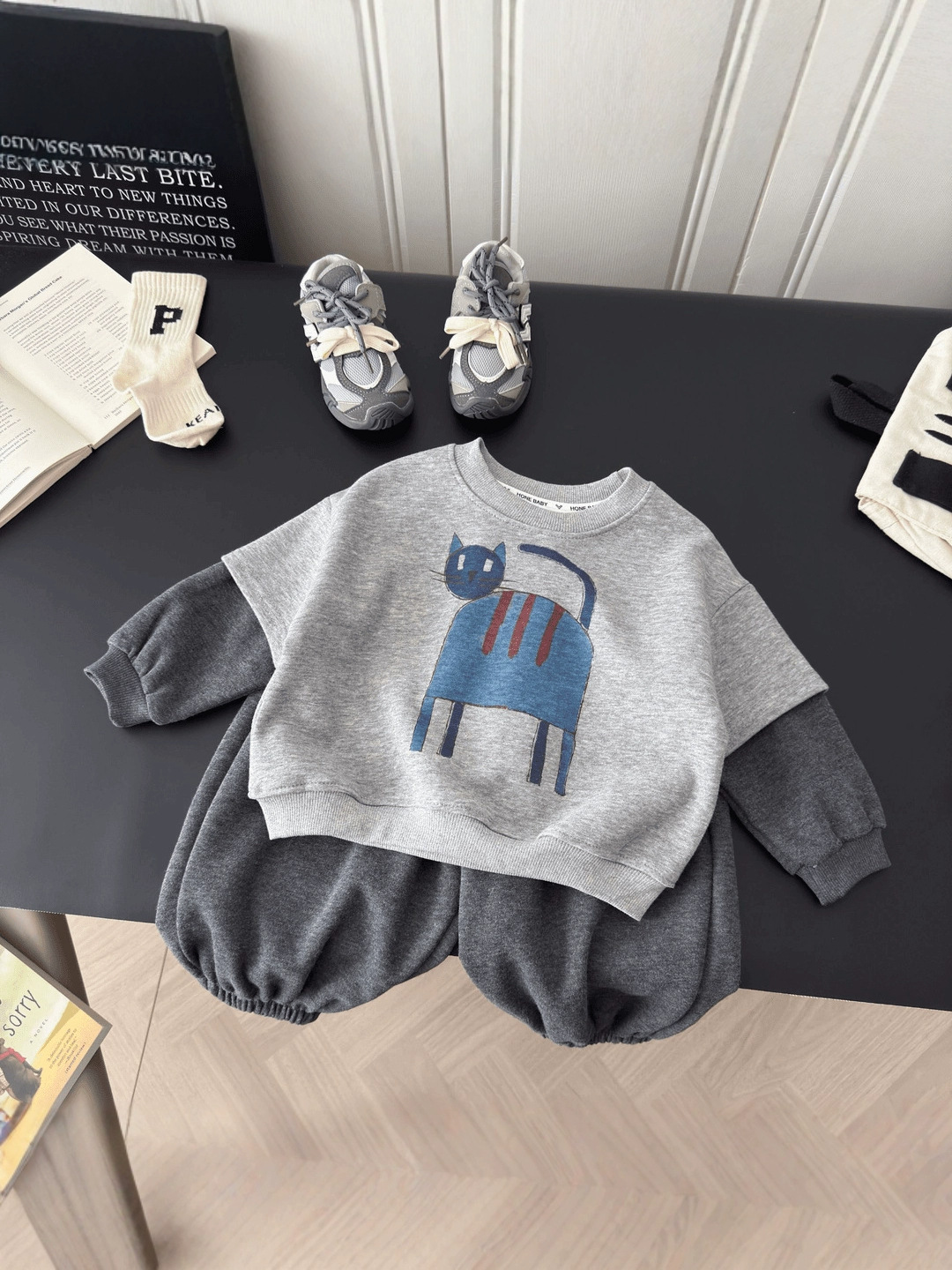 Uşaq üçün uzunqol sviter və leggings dəsti