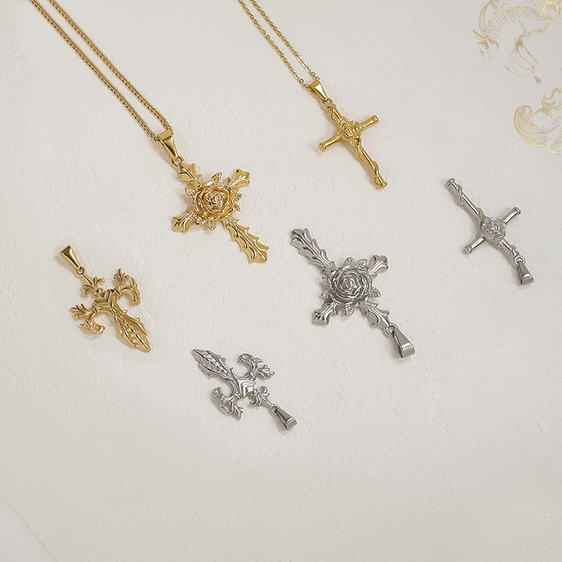 Colgante de cruz de rosa vintage AliExpress no desvanecerse transfronterizo acero de titanio chapado en oro 24K joyas transfronterizas ventas calientes
