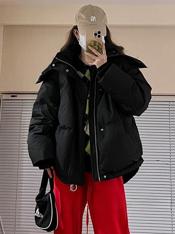 ダウンジャケット女性のフード付きショート 2025 冬の新カレッジスタイル厚みのあるカジュアルルーズ暖かいジャケット男性と女性用