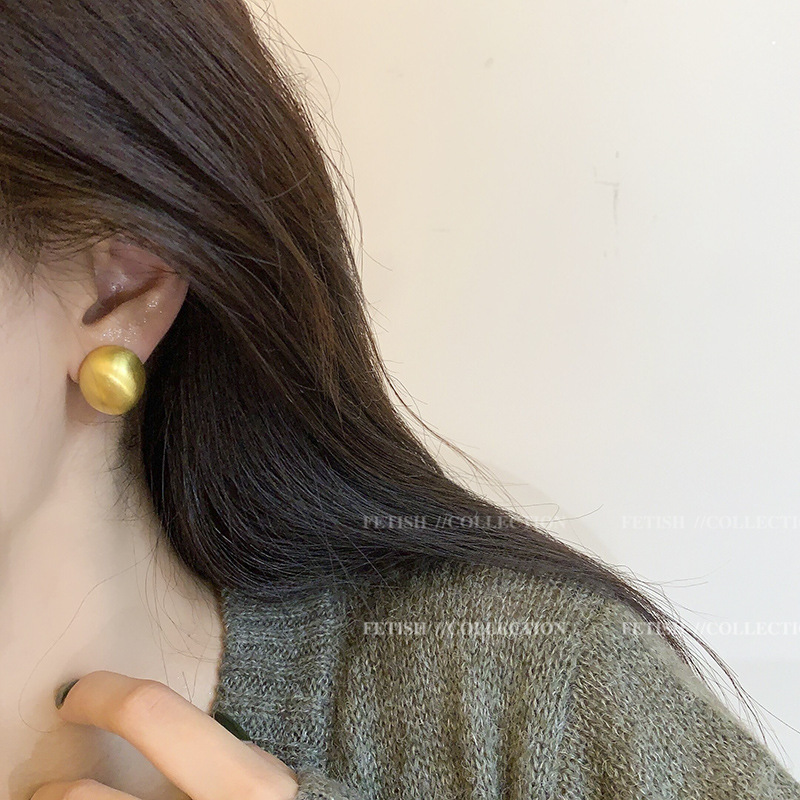 Golden matte earrings