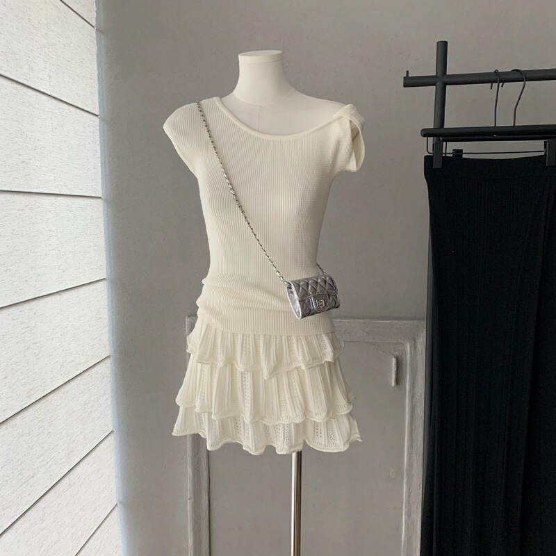 2026 Real Shot Twisted Off-Shoulder Knitted Top Sweet Girl Knitted Low-Waist Cake Skirt Two-Piece Set