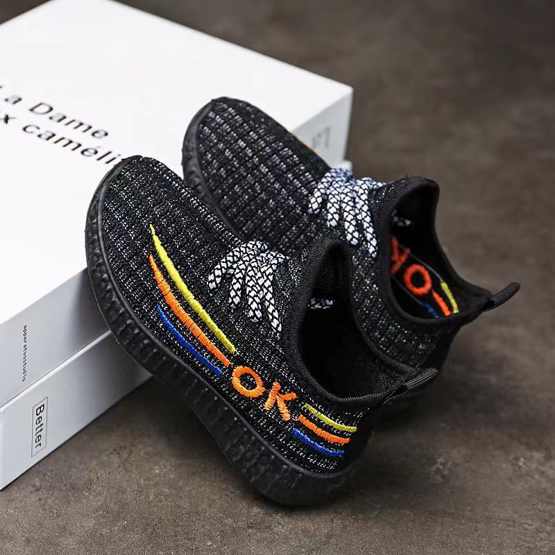 Children's Shoes 2024 Summer Korean Style Coconut Shoes Fly Knitted Breathable Soft Sole Sports Shoes Boys and Girls Casual Shoes Wholesale