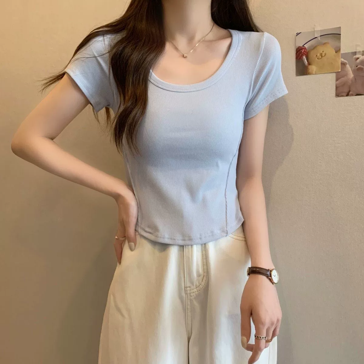 Внешняя торговля через границы 2025 новый нерегулярный U-образный воротник с коротким рукавом футболка женская летняя корейская версия тонкая тонкая талия с короткой талией