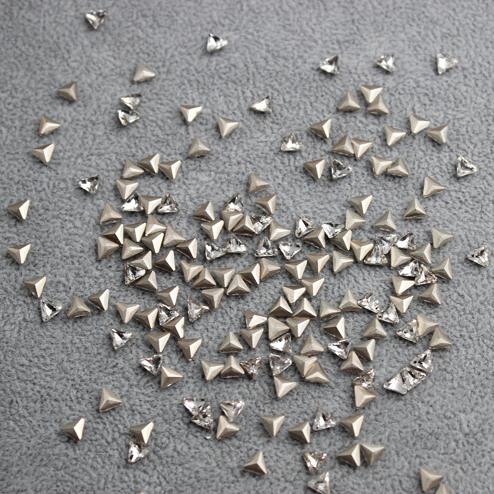 Pointed bottom white 4*4mm triangle