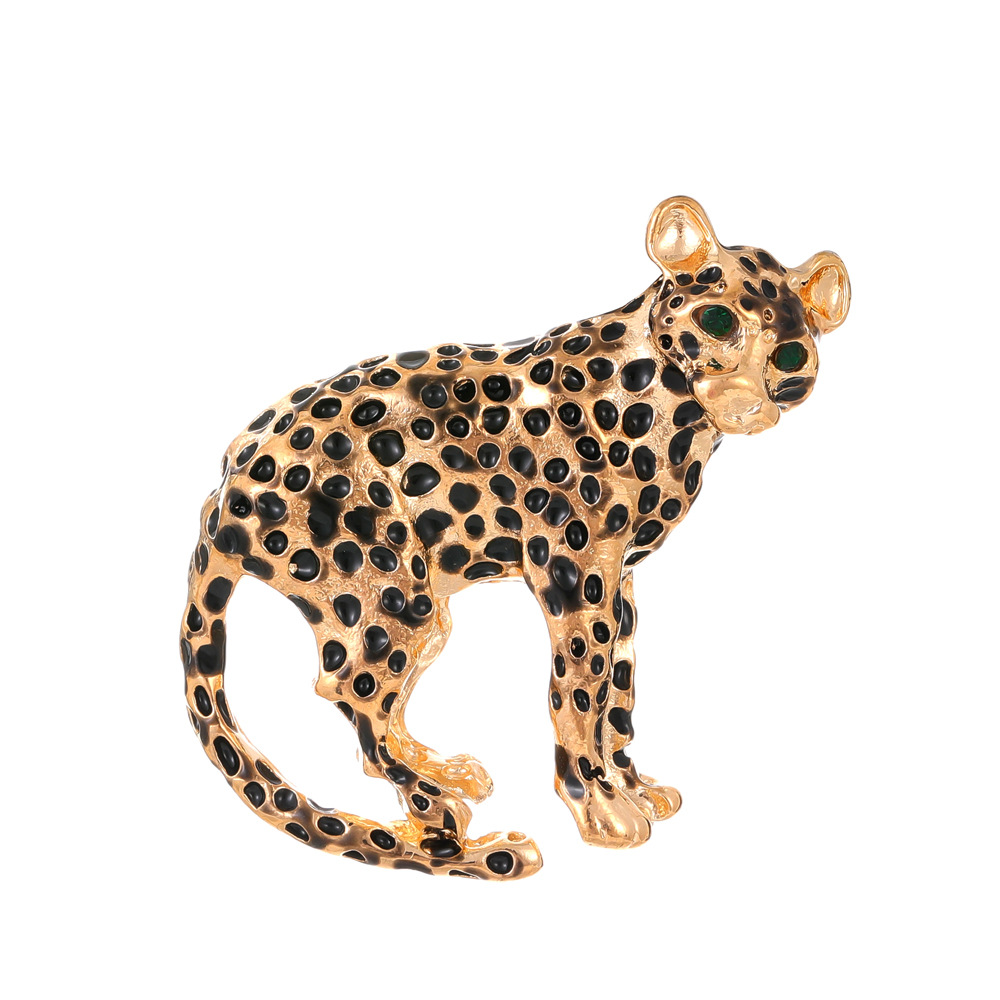 Creative retro leopard brooch exaggerated alloy electroplated golden green eyes cheetah brooch animal style pin