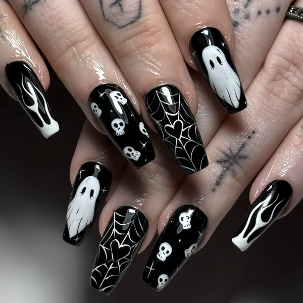 Halloween Glossy Wearable Nails White Ghost Flame Skull Manicure Holiday Fake Nails 24 Pieces