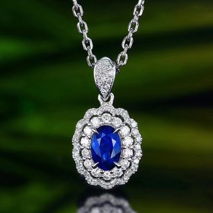 0.6 karat Sri Lanka Natural Sri Lanka Royal Blue Sapphire Pendant 18K Gold Sapphire Pendant