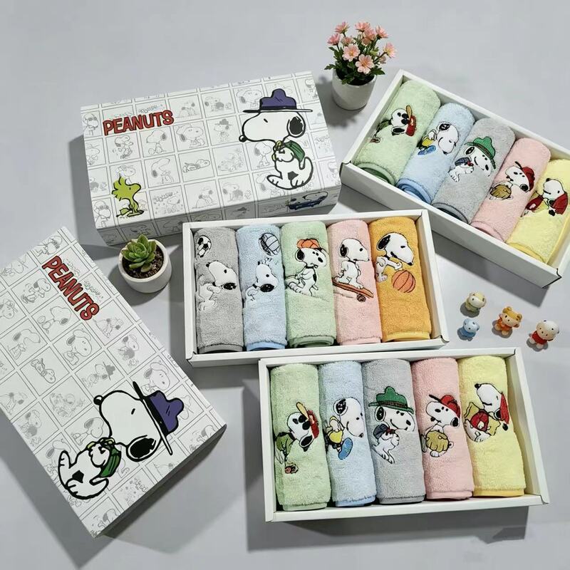 New cartoon square towel set for children in kindergarten, baby hand towel for bathing and face washing, gift box set