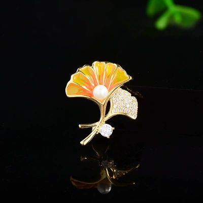 Ginkgo Zirconia Pearl Small Brooch Enamel All-match Mori Women's Exquisite Design Sense Corsage Pin Holiday Gift (Yaxa sancaqları) - yellow-xr13641