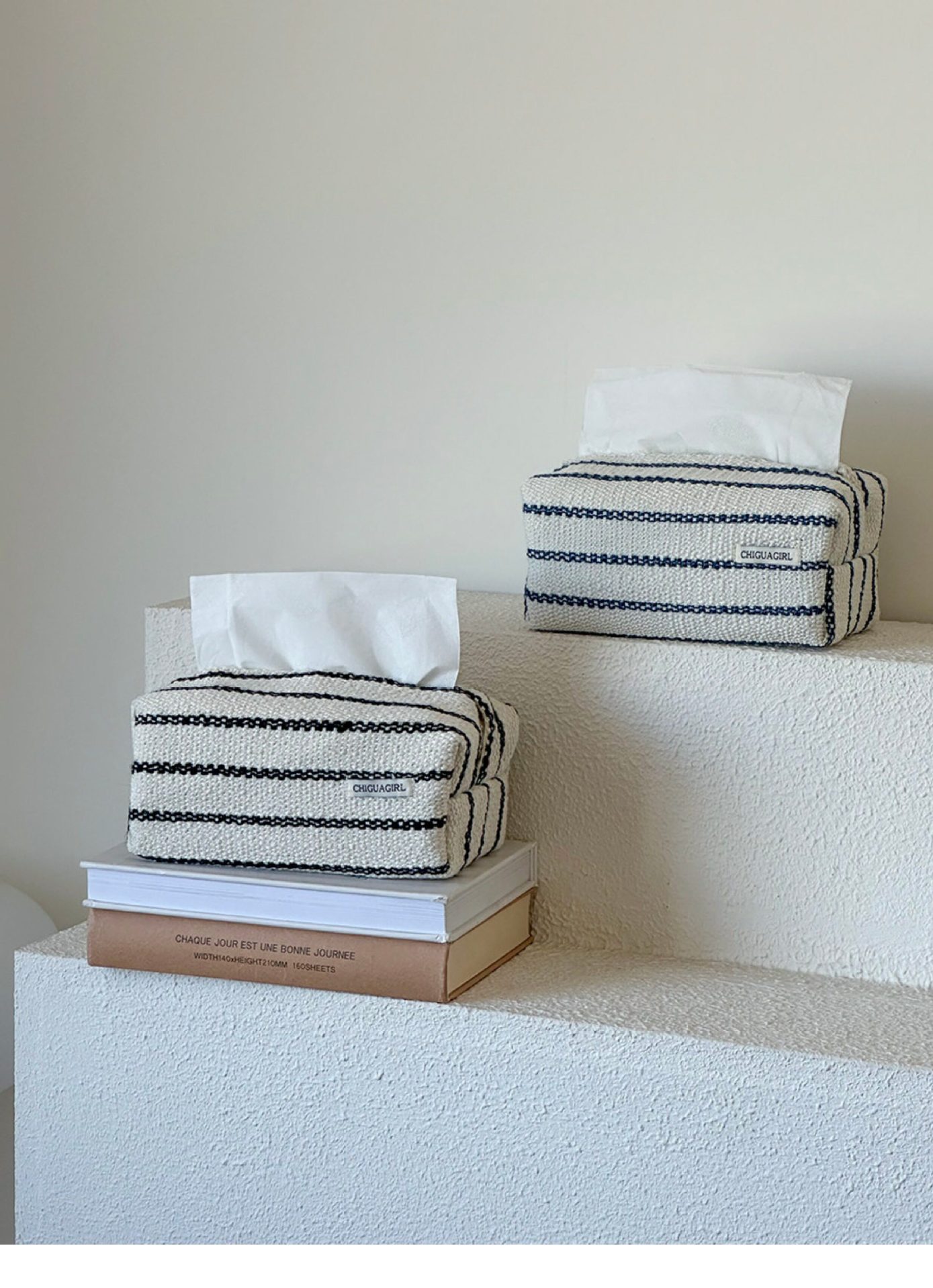 Vintage-style fabric tissue box for home, living room, and car use, high-end light luxury tissue bag, napkin cover, desktop tissue box