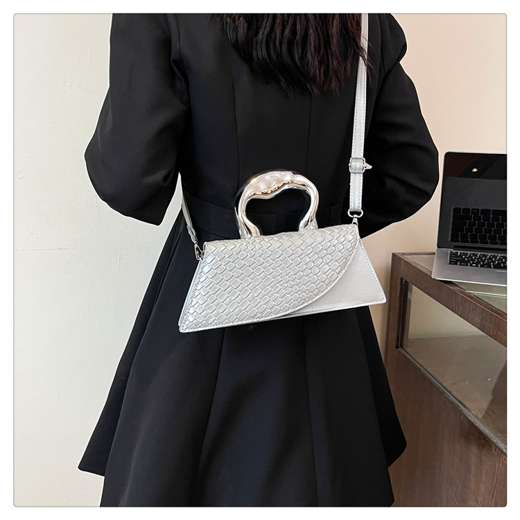 Crocodile patterned handbag for women 2024 new high-end niche design, personalized single shoulder crossbody square bag_voghion.com