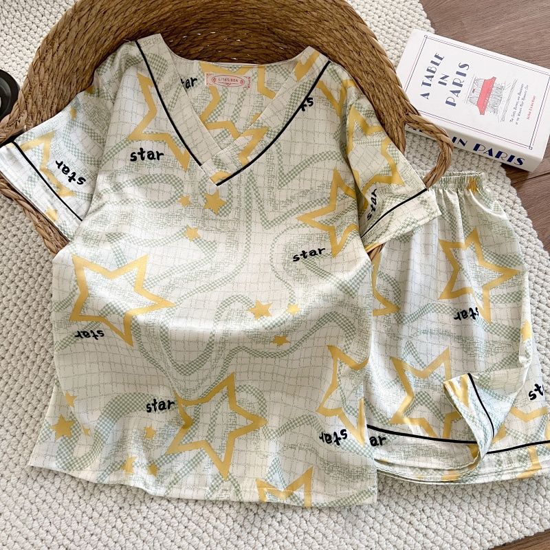 Pijamas de verano al por mayor transfronterizos de seda de manga corta delgada y suelta de cuello en V de mujer simulación de dibujos animados set de ropa para el hogar