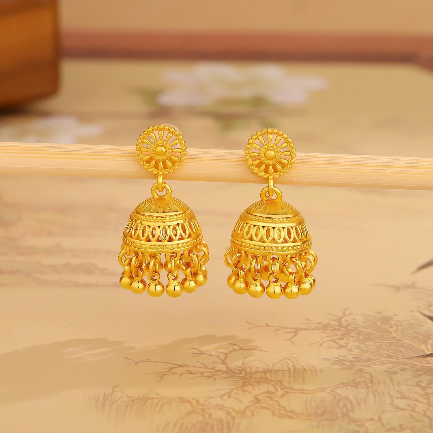 Fashionable retro earrings