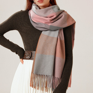 Cashmere-like plaid scarf for women autumn and winter 2022 new cold-proof warm scarf thickened tassel shawl factory wholesale