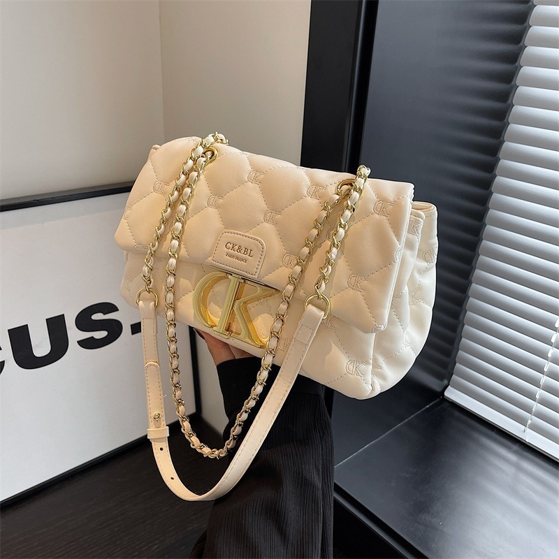 Trendy Quilted Chain Bag for Women, Small Chanel-Style Shoulder Bag, Versatile Crossbody Bag, Lettered Fashion Underarm Bag Trendy Quilted Chain Bag for Women, Small Chanel-Style Shoulder Bag, Versatile Crossbody Bag, Lettered Fashion Underarm Bag
