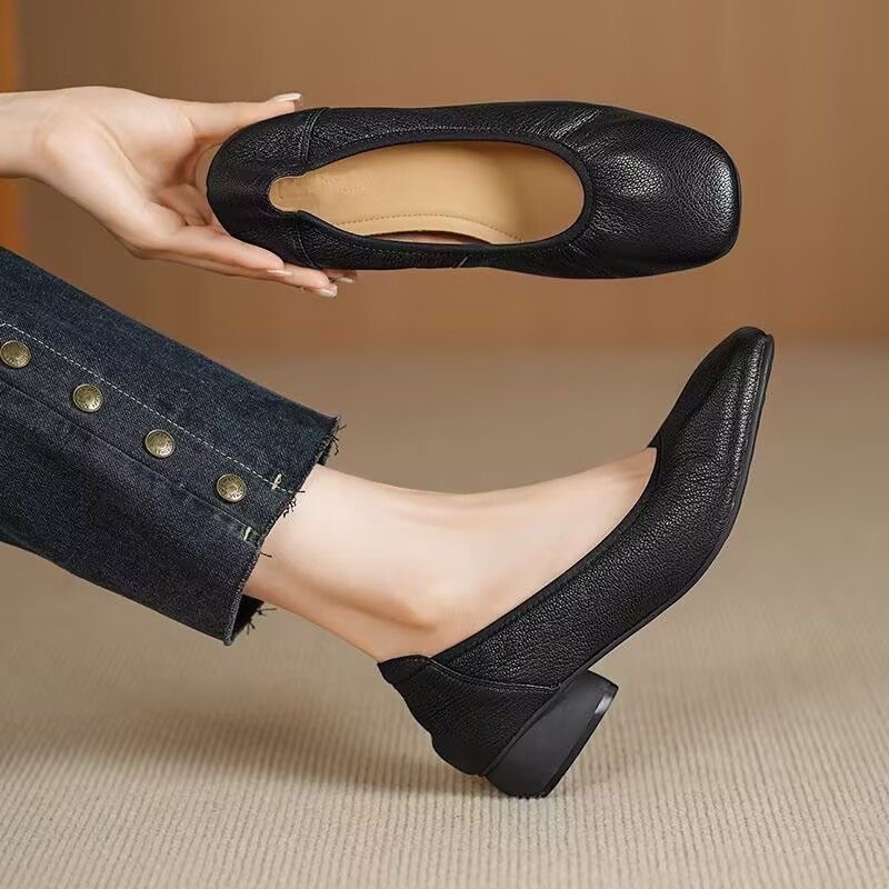 2025 New Style Shallow Leather Shoes, Soft Leather, Soft Sole Women's Shoes, Round Toe, Fashionable and Comfortable, Thick Heel, Low Heel, Slip-On Mom's Shoes