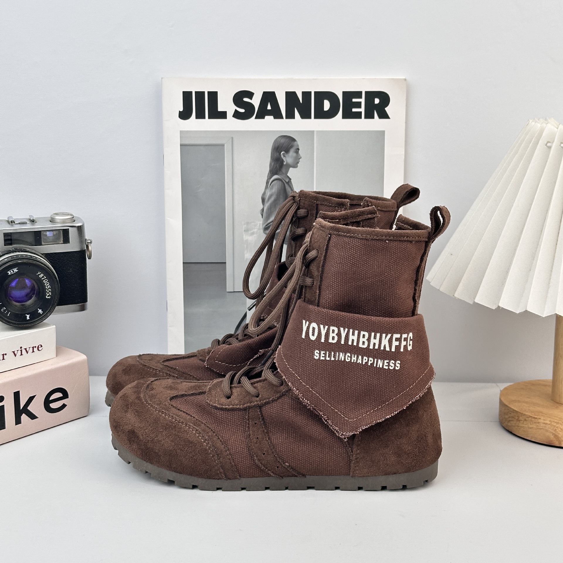 YUANBO retro botas de trabajo para mujeres 2025 otoño nuevas botas cortas casuales para mujeres que usan botas Martin de tamaño medio