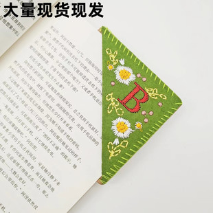 Chinese Style Hot Selling Fabric National Style Personalized Handmade Embroidered Corner Bookmark Felt Triangle Marker Bookmark