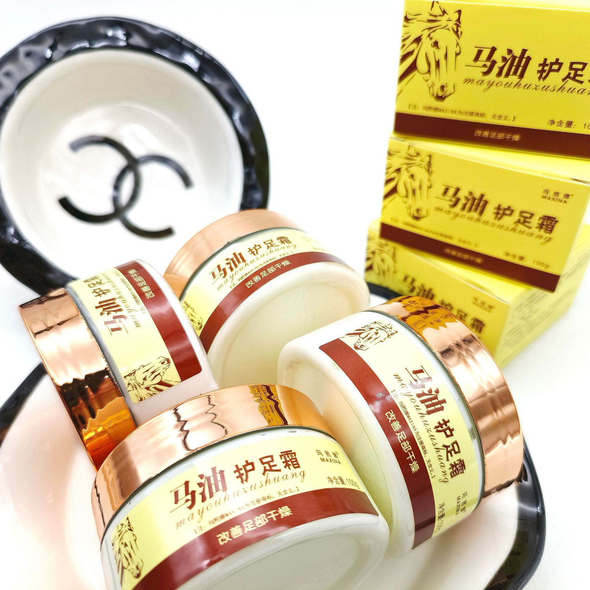 Mahina horse oil foot cream texture is fresh, moisturizing, non-greasy, moisturizing and moisturizing, foot skin manufacturer
