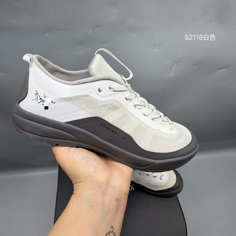 Men's Breathable Mesh Casual Shoes, Outdoor Non-Slip, Wear-Resistant, Shock-Absorbing Low-Top Sports Shoes, Fashionable and Trendy Sneakers Men's Breathable Mesh Casual Shoes, Outdoor Non-Slip, Wear-Resistant, Shock-Absorbing Low-Top Sports Shoes, Fashionable and Trendy Sneakers