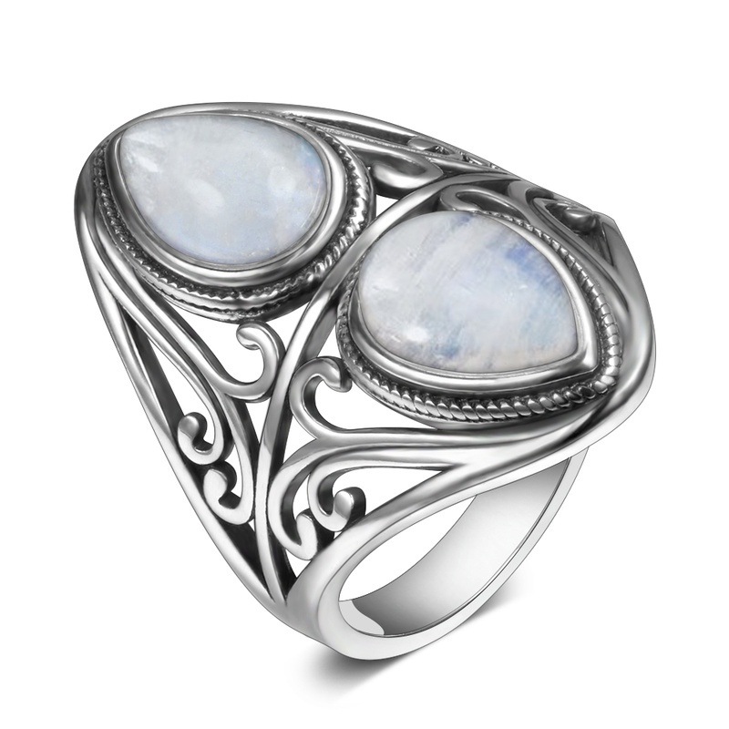 Fashionable white purple ring with zircon