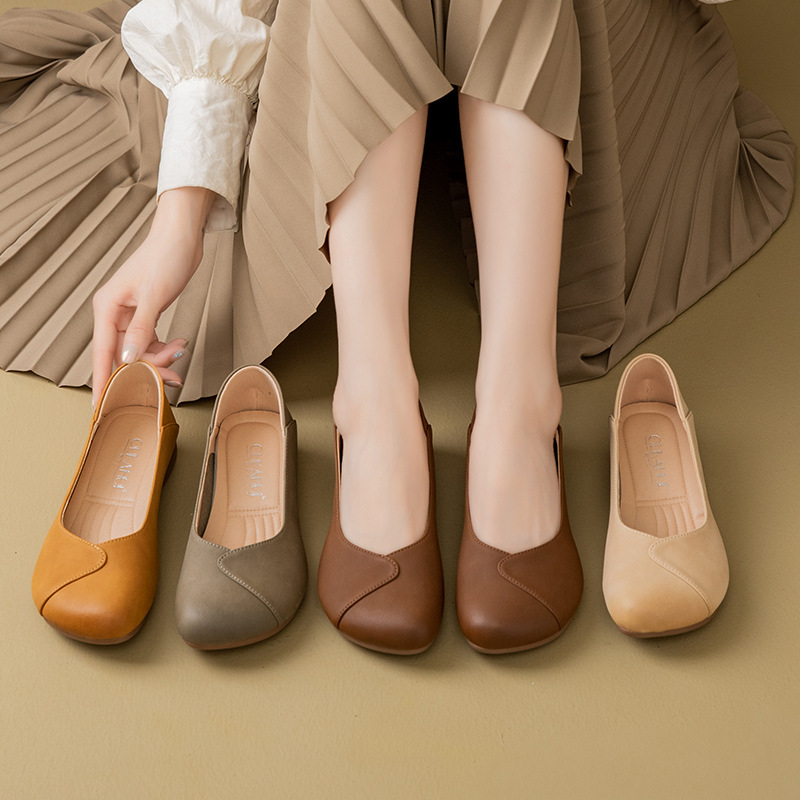 2025 Oukahui 가을 신상품 23803 중년 및 노인 여성 신발 엄마 신발 미끄럼 방지 발 보호 하이힐 여성 로퍼